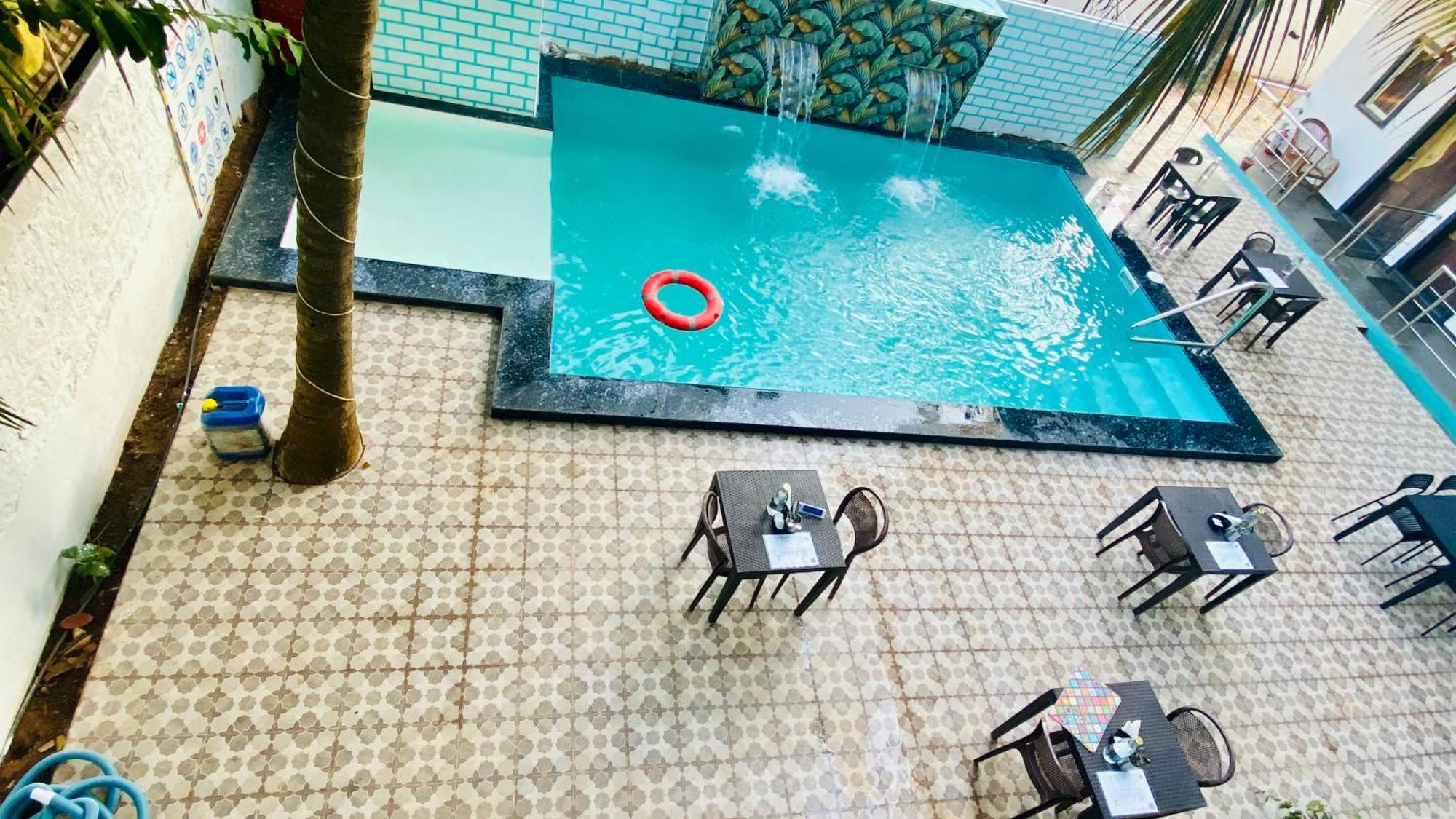 Bsg Stay - Turtle Beach Morjim Goa Exterior foto